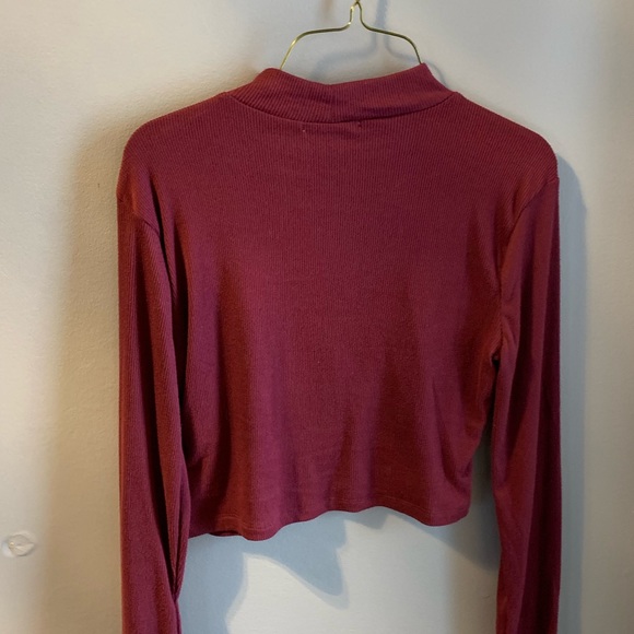 Burgundy “Los Angeles” mock turtle neck long sleeve tee. - Picture 2 of 2